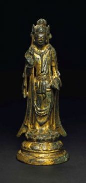 Бронзовая скульптура стоящего Бодхисаттвы (19,8 см), эпоха Династии Суй (581-618 гг. н.э.).