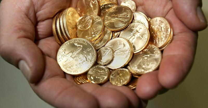 Кошелек с золотыми монетами отняли у посетителя McDonald's в московских Кузьминках