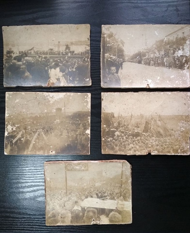 5 фотографических карточек, запечатлевшие перезахоронение лейтенанта Шмидта и трех  матросов, расстрелянных на острове Березань в 1906 году