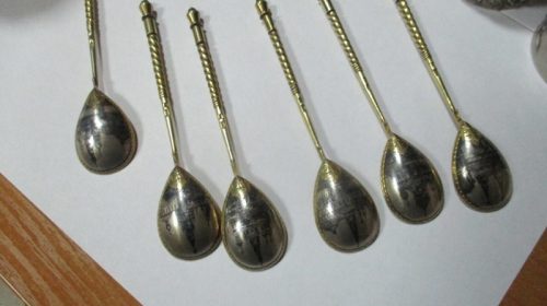 В Россию не дали вывезти 15 старинных предметов из серебра