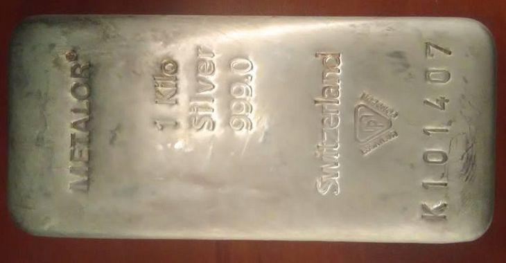 Слиток серебра весом 1 кг "METALOR 1 Kilo Silver 999.0 Switzerland