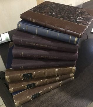 Восемь книг, изданных в начале XX века, имеющие отношение к еврейскому народу