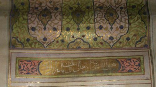 Клад из предметов антиквариата, произведений искусства разных эпох и монет обнаружили в центре Ташкента