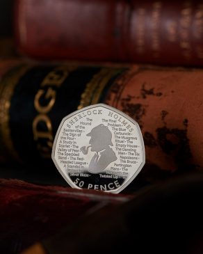 В Великобритании выпустили монету в 50 пенсов, посвященную Шерлоку Холмсу