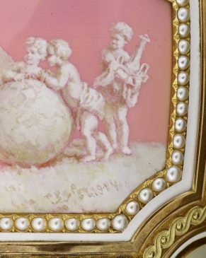 1914 год - императорское яйцо «Екатерина Великая» (Розовые камеи)