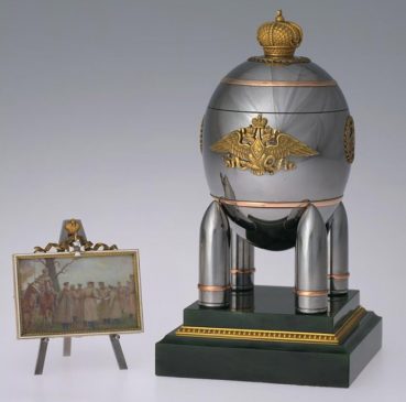 1916 год - яйцо пасхальное с миниатюрой на мольберте «Военное стальное»