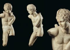 Древнеримская скульптура Эрота, натягивающего тетиву, мрамор, I век н. э.