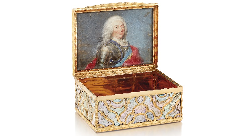 Золотая перламутровая табакерка. Берлин, 1745