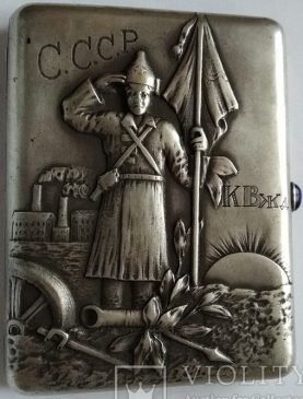 серебряный портсигар с клеймами мастера "А.Б." и "А.Бобарыкин"