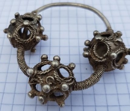 Сложновитые серебряные браслеты, средневековый КР