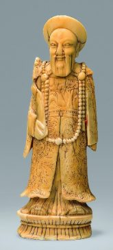 Шахматные фигуры. Китай, Гуанчжоу, середина XIX века. Слоновая кость, резьба, краска.